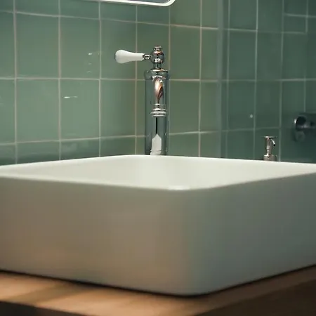 1 Minute From - Wood Балеал