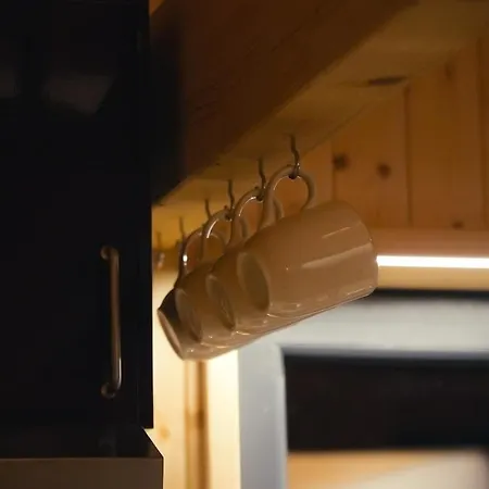 1 Minute From - Wood Балеал