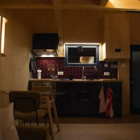 1 Minute From - Wood Балеал