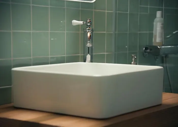 1 Minute From - Wood Балеал