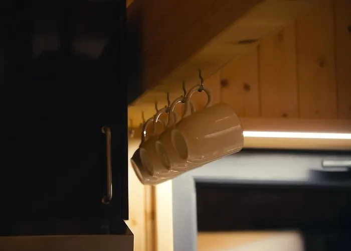 1 Minute From - Wood Балеал